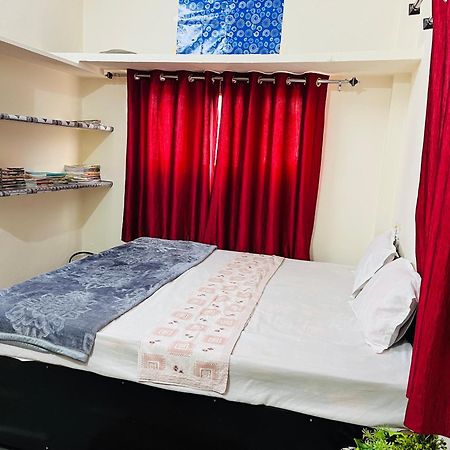 Tiwari G Home Stay อุจเจน ภายนอก รูปภาพ