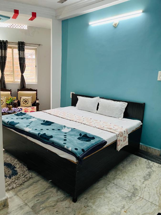 Tiwari G Home Stay อุจเจน ภายนอก รูปภาพ
