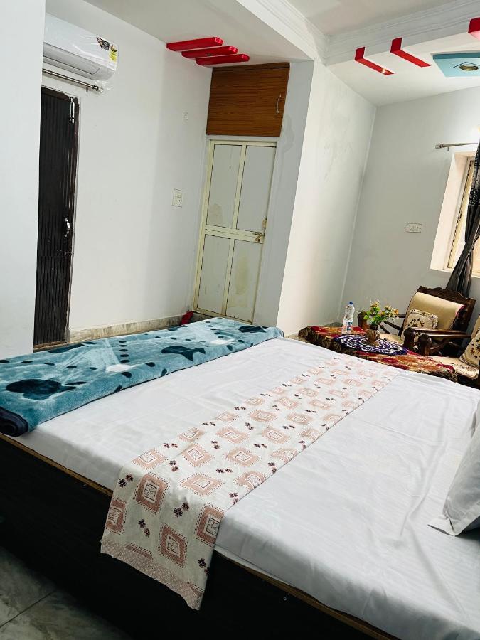 Tiwari G Home Stay อุจเจน ภายนอก รูปภาพ