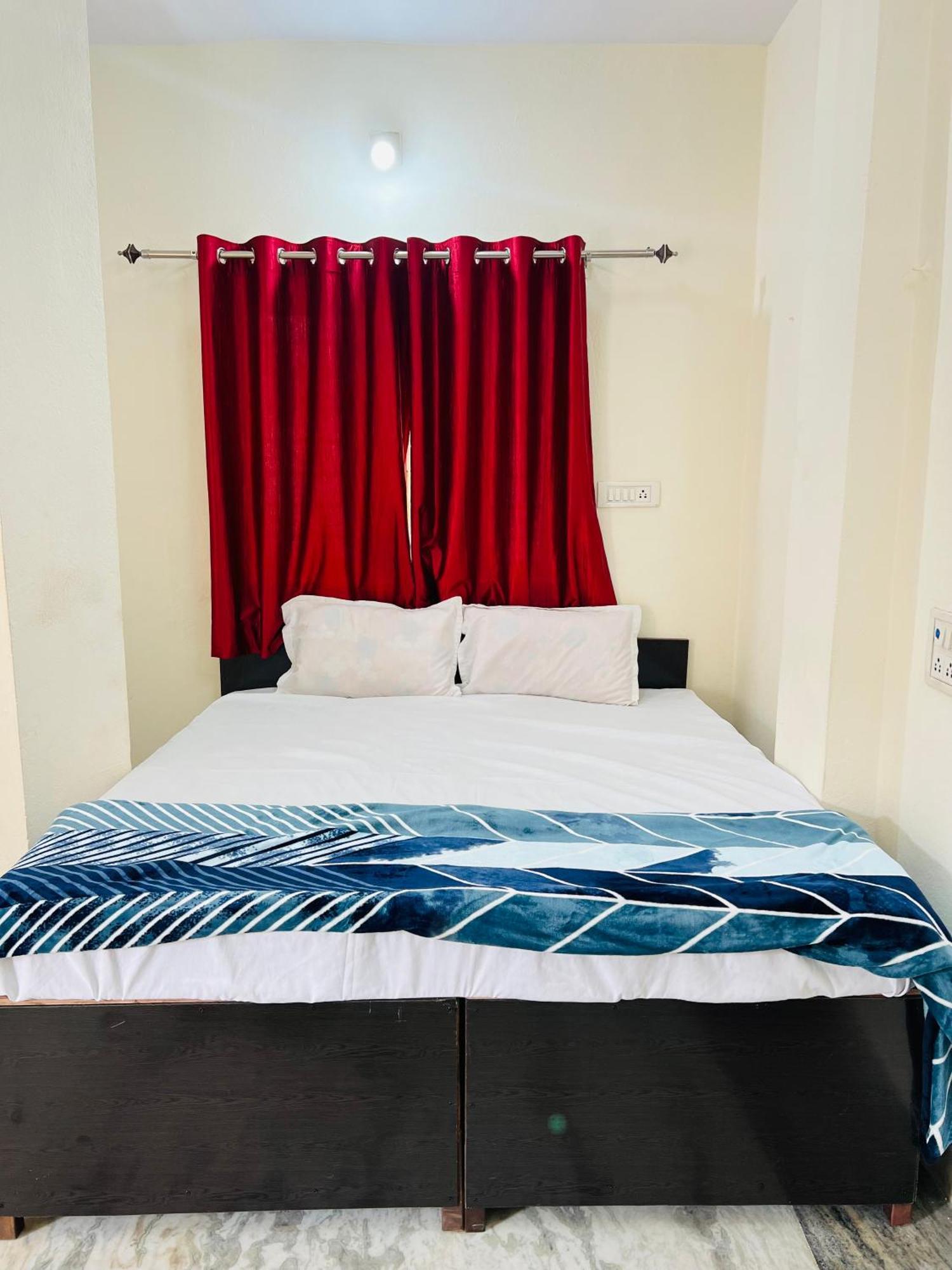 Tiwari G Home Stay อุจเจน ภายนอก รูปภาพ