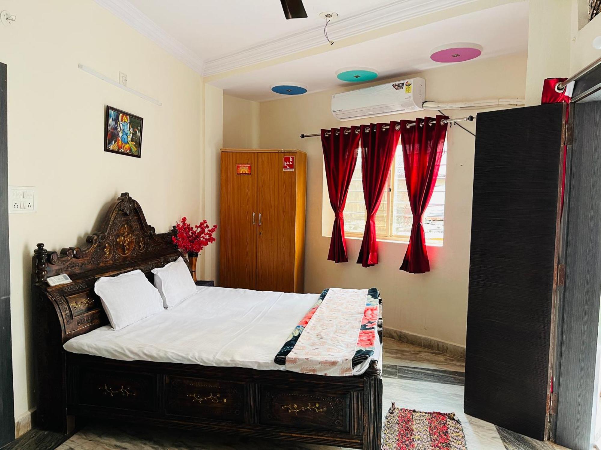 Tiwari G Home Stay อุจเจน ภายนอก รูปภาพ